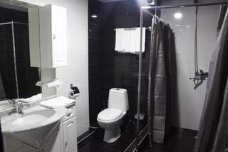 Отель New Hotel Тбилиси Стандартный двухместный номер с 2 отдельными кроватями-5